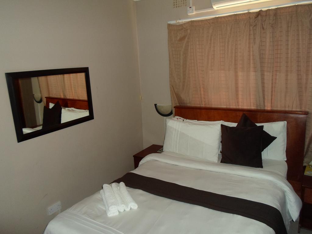 Hardrock Guest House Francistown Exterior photo