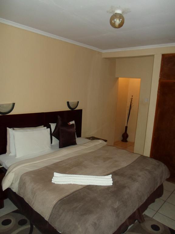 Hardrock Guest House Francistown Exterior photo